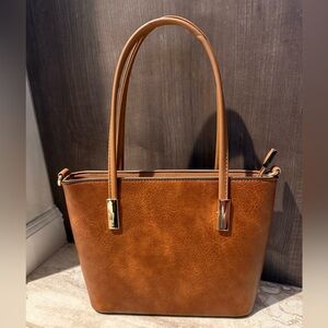 *LIKE NEW* Classic Tan Leather-Like Tote Bag